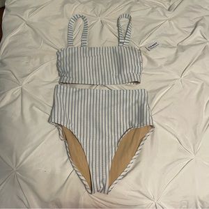 High waist striped bikini.